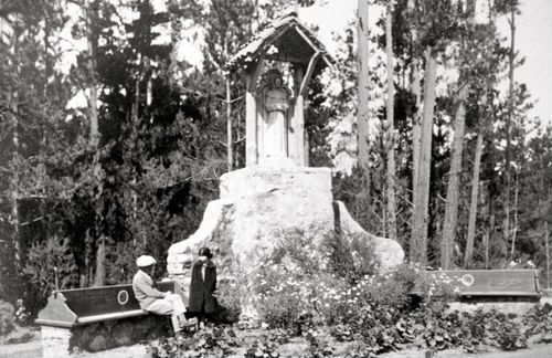 E101 - Jo More Statue Father Serra