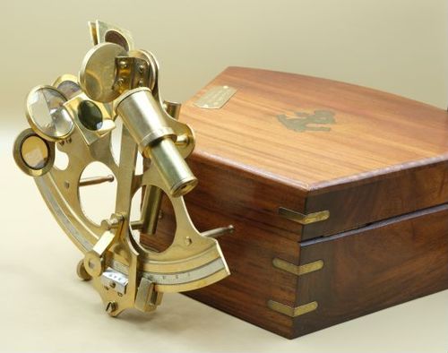 E235 - SEXTANT, MADE IN INDIA, 21ST CENTURY, REAR OBLIQUE VIEW (Image 1812b)