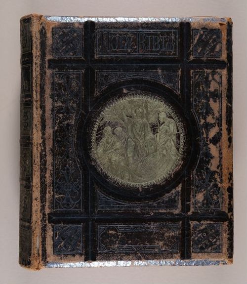 E251 - Pictorial Family Bible - 19th Century - i2638