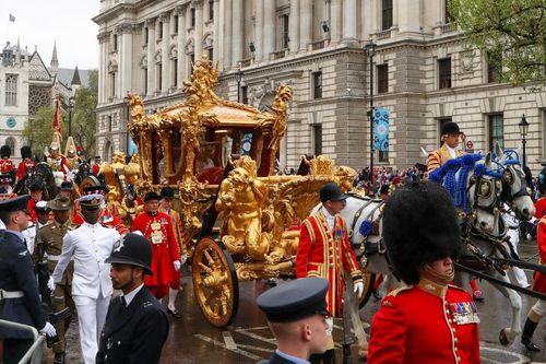 E361 - 008 HIS Coronation Coach