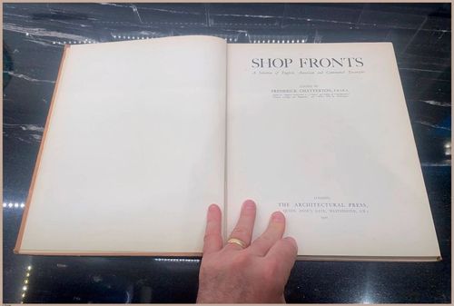 E429 - Shop Fronts -i8560