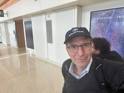 Where is the art in the San Jose airport?